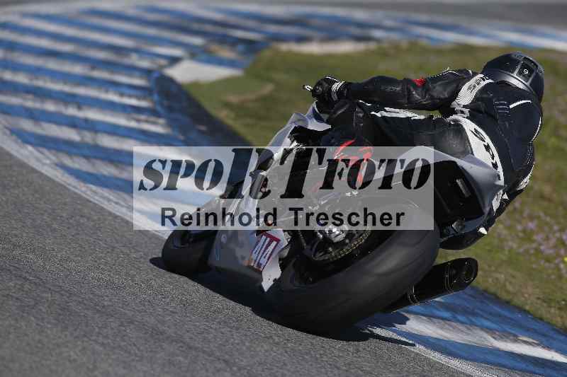 /Archiv-2024/01 26.-28.01.2024 Moto Center Thun Jerez/Gruppe gruen-green/backside